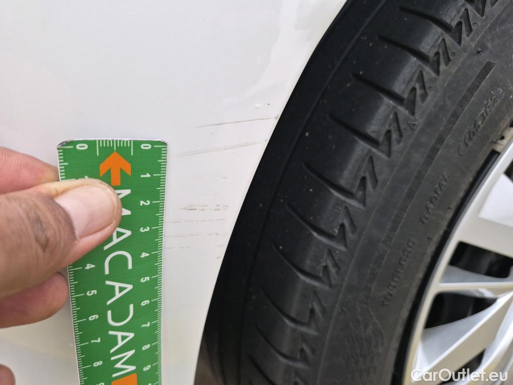  Peugeot  208  Premium 1.5 HDi 100CV BVM6 E6d #44