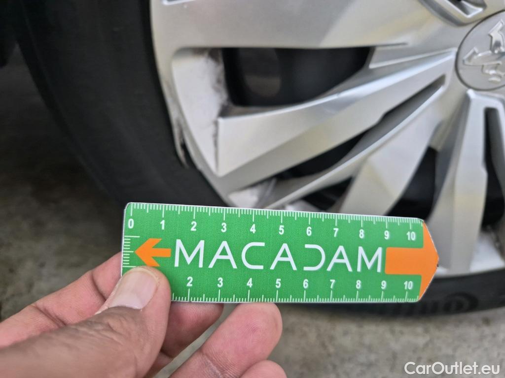  Peugeot  208  Premium 1.5 HDi 100CV BVM6 E6d #51