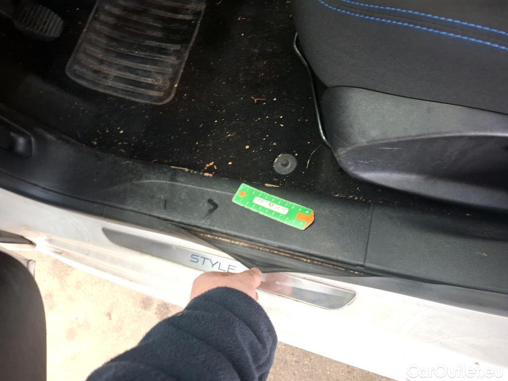  Peugeot  208  Style 1.2 PureTech 80CV BVM5 E6 #20