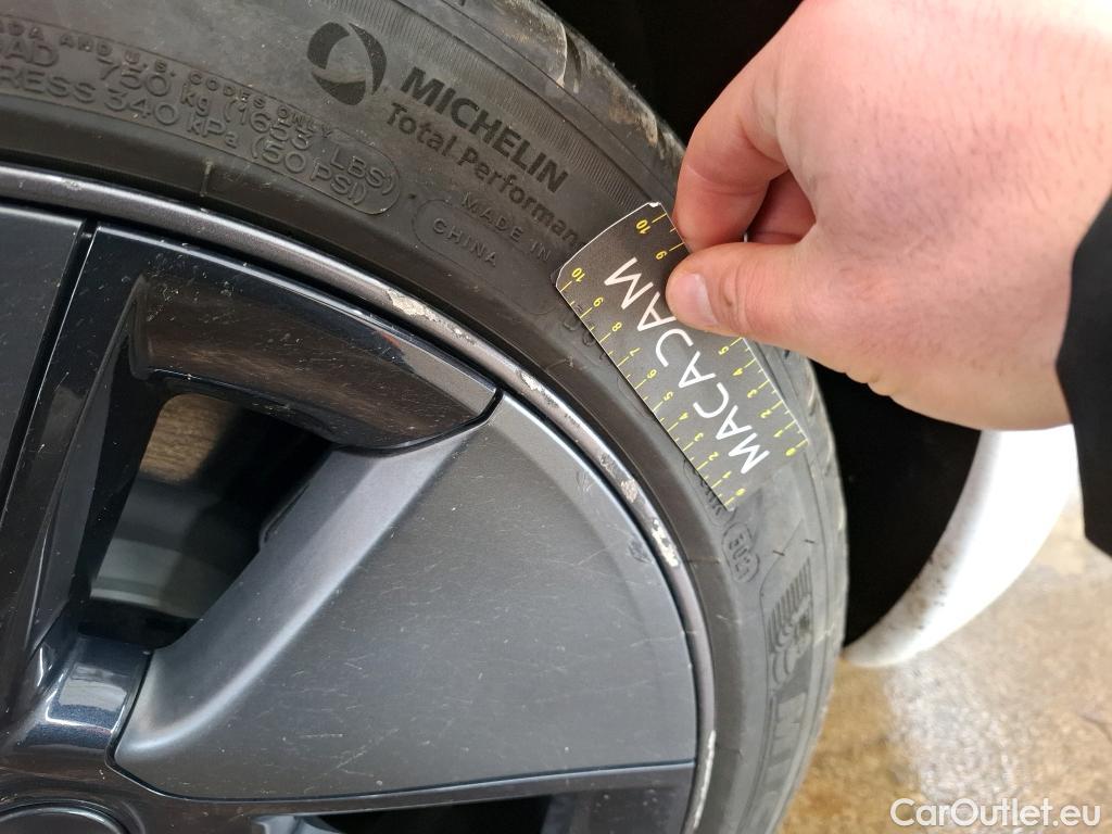  Tesla  Model 3 TESLA  / 2018 / 4P / Berline Autonomie Standard Plus RWD #17