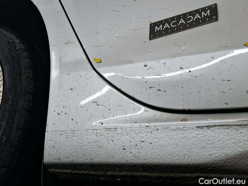  Volkswagen  Golf  VOLKSWAGEN / 2020 / 5P / Berline 1.0 TSI OPF 110 BVM6 Active(SL) #4