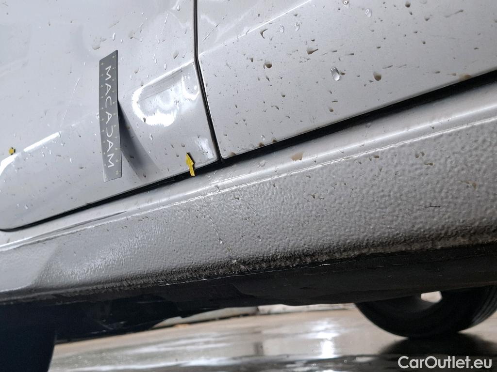  Volkswagen  Golf  VOLKSWAGEN / 2020 / 5P / Berline 1.0 TSI OPF 110 BVM6 Active(SL) #2