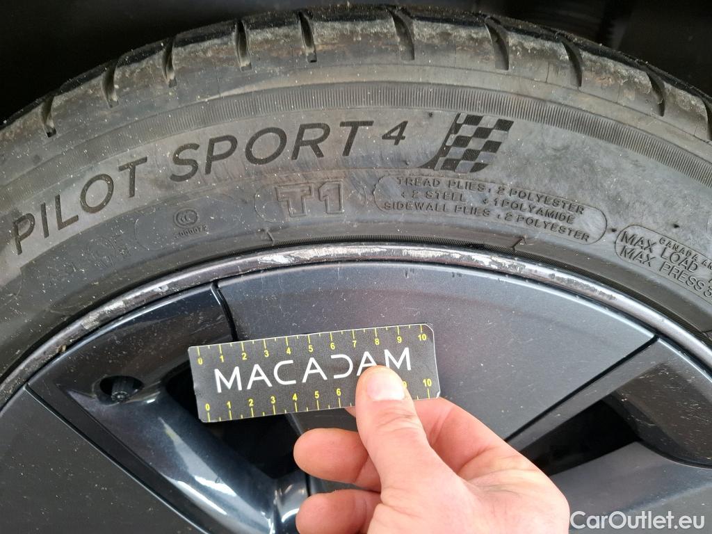  Tesla  Model 3 TESLA  / 2018 / 4P / Berline Autonomie Standard Plus RWD #16