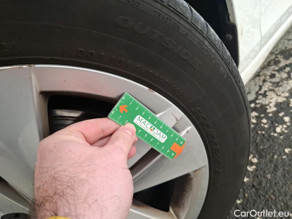  Volkswagen  Golf  Sté 1.0 eTSI OPF 110 DSG7 Life Societé Business #19