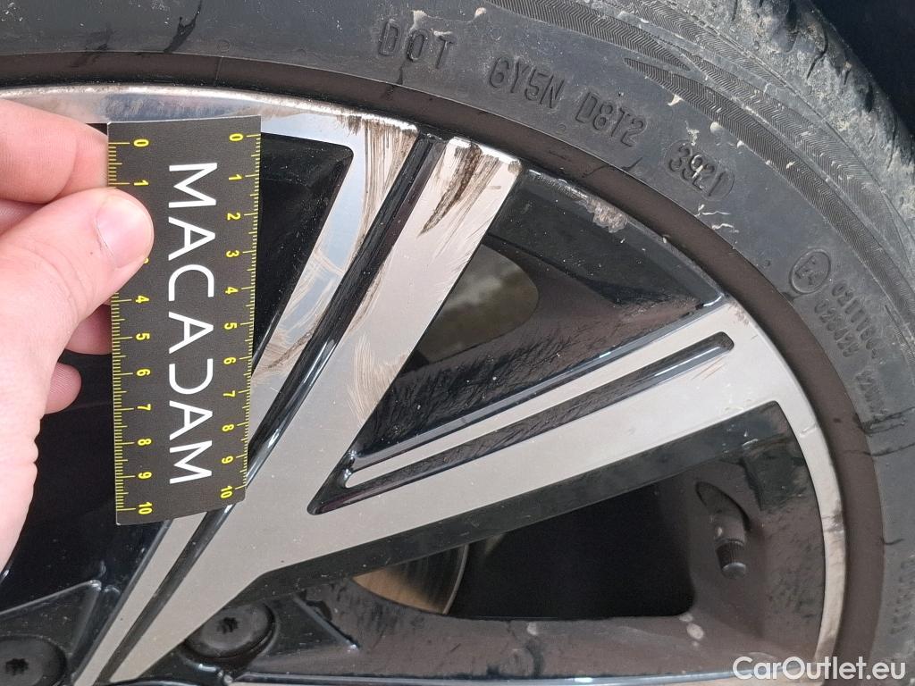  Volkswagen  Golf  VOLKSWAGEN / 2020 / 5P / Berline 1.0 TSI OPF 110 BVM6 Active(SL) #24