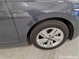  Volkswagen  Golf  VOLKSWAGEN / 2019 / 5P / BERLINA 2.0 TDI SCR 110KW LIFE DSG #32