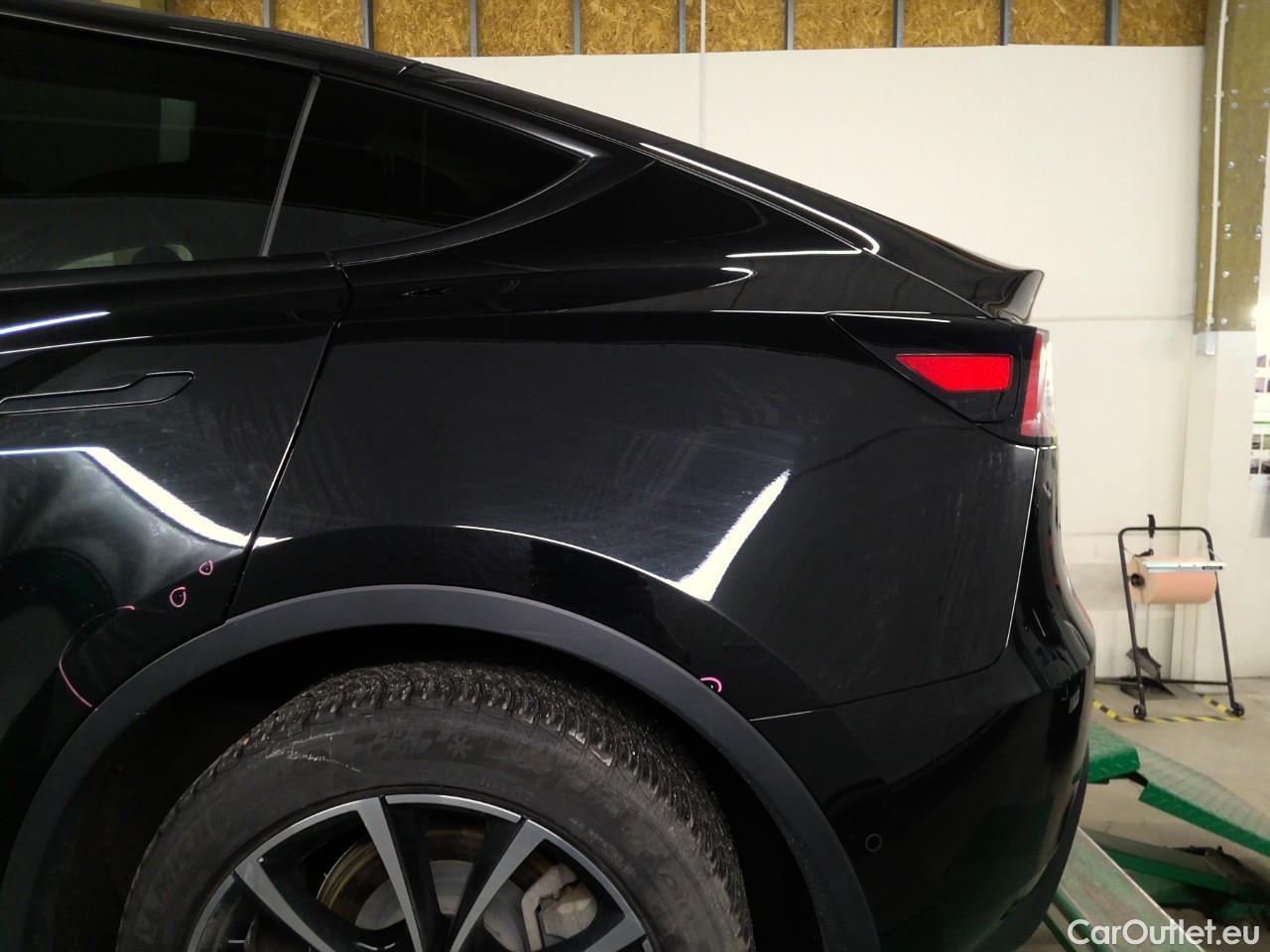  Tesla  Model Y  Long-Range AWD #7