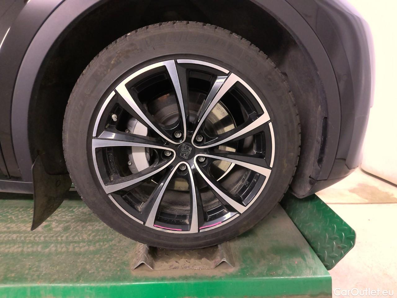  Tesla  Model Y  Long-Range AWD #27