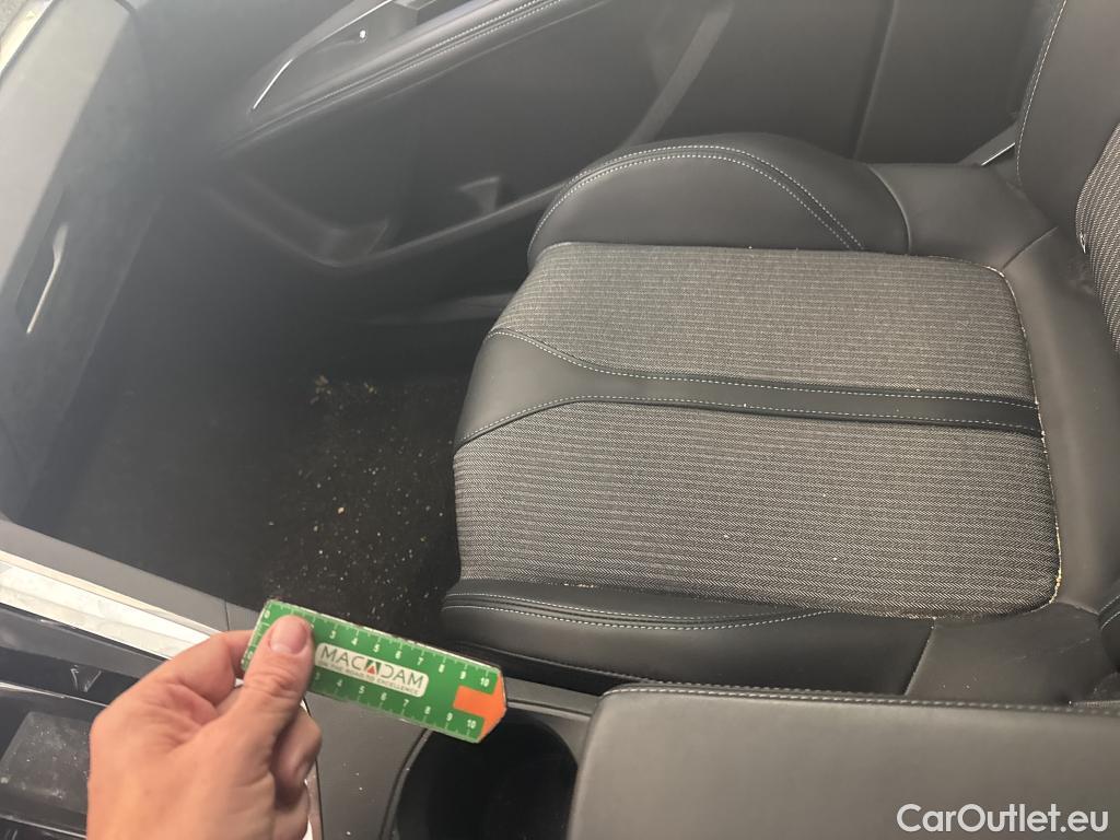  Peugeot  3008  II Allure Pack 1.5 HDi 130CV BVA8 E6d #35