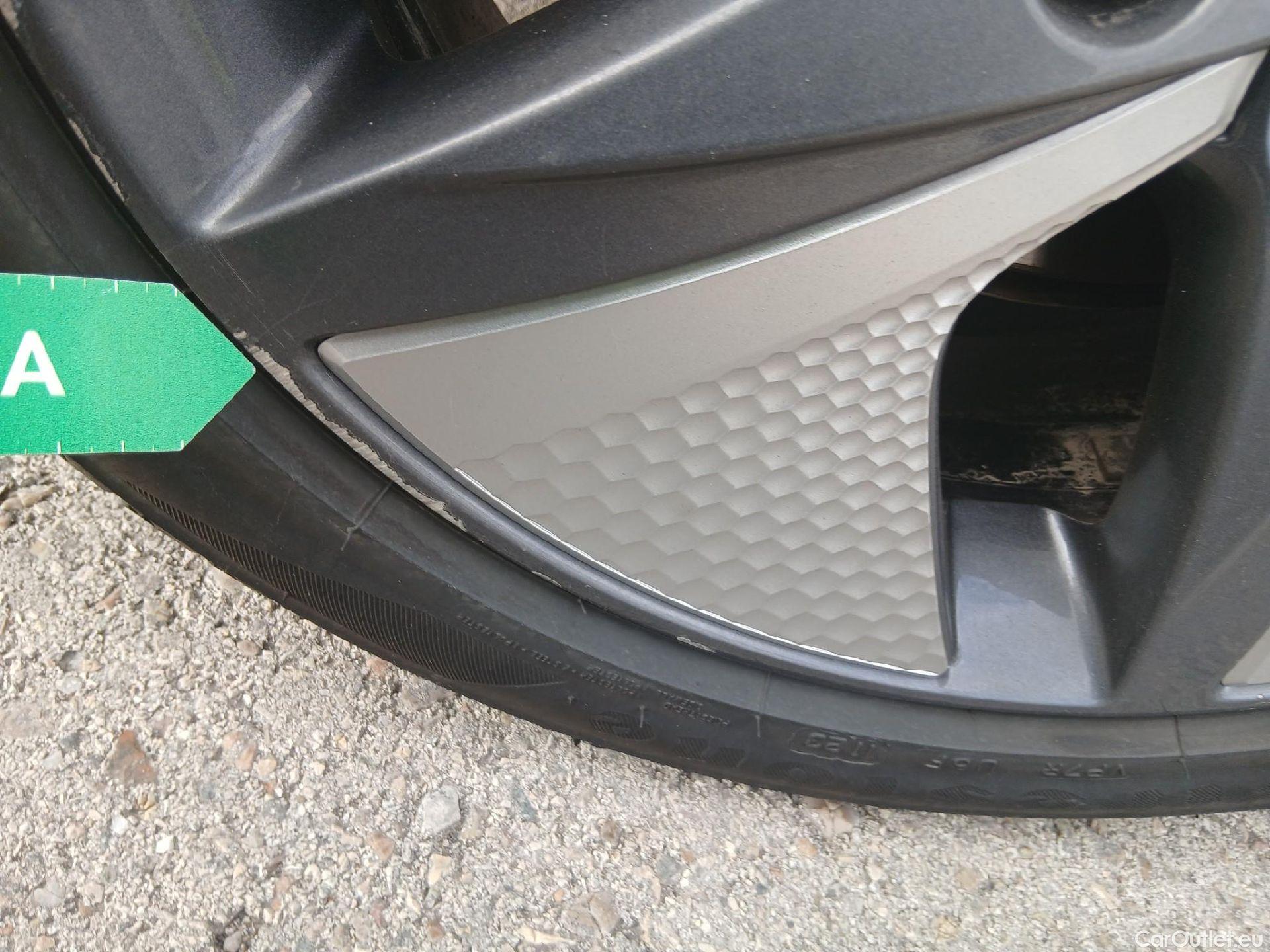  Hyundai   Ioniq HYUNDAI / 2019 / 5P / berlina con portón 1.6 GDI HEV Tecno DCT #6