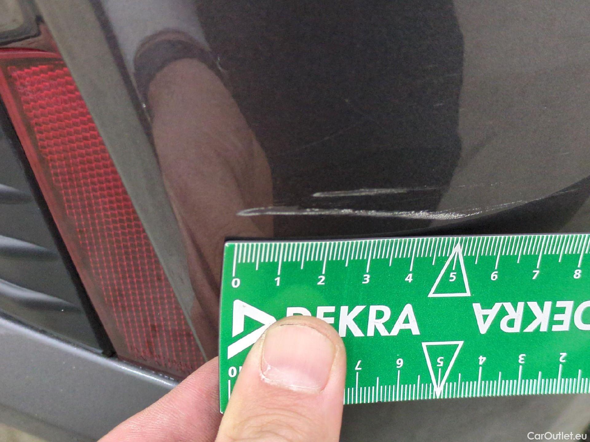  Toyota  Yaris TOYOTA  Hybride 5p Berline 1.5 VVT-I HYBRID France Business #21