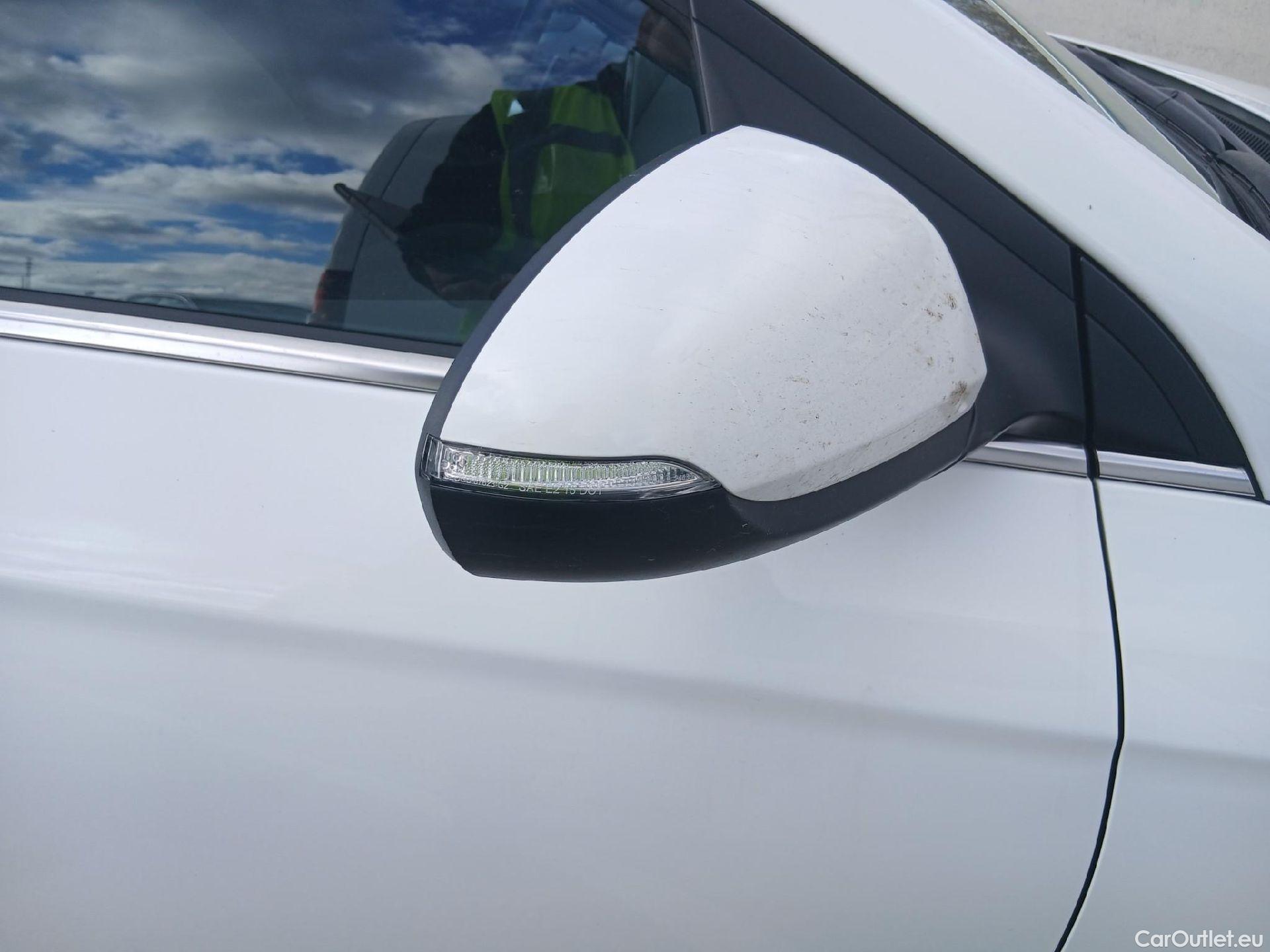  Hyundai   Ioniq HYUNDAI / 2019 / 5P / berlina con portón 1.6 GDI HEV Tecno DCT #10