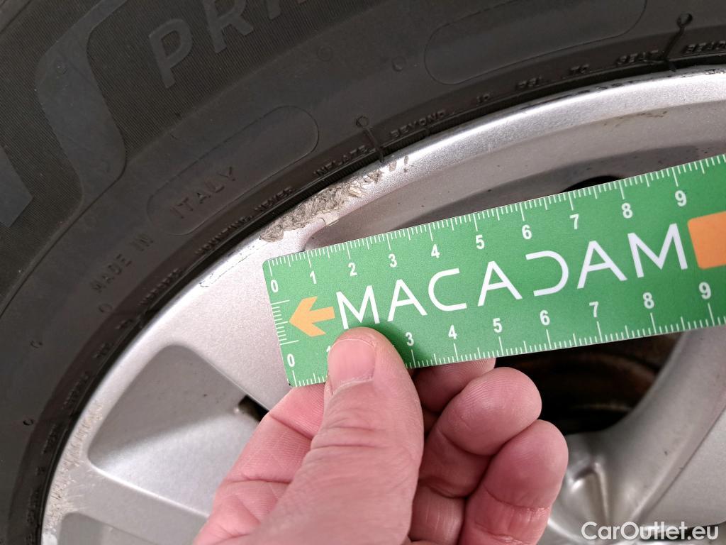  Peugeot  308 PEUGEOT  SW / 2017 / 5P / Break Puretech 110 S&S Active Business #20