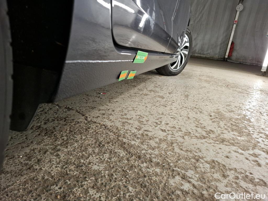  Volkswagen  Polo VOLKSWAGEN  / 2021 / 5P / Berline 1.0 TSI 95 Life Business #1