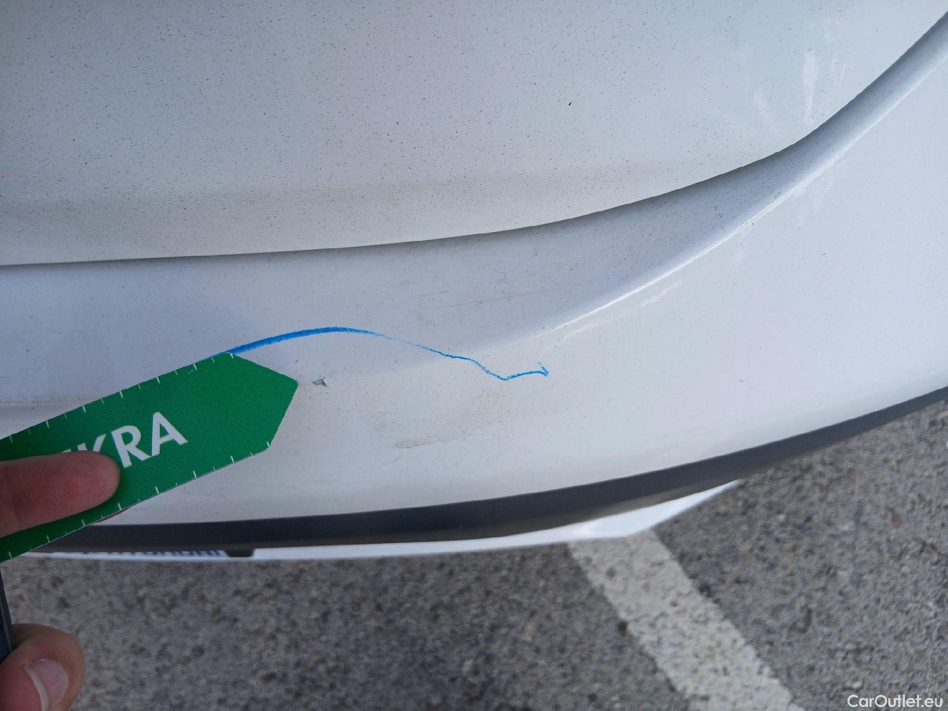  Hyundai   Ioniq HYUNDAI / 2019 / 5P / berlina con portón 1.6 GDI HEV Tecno DCT #27