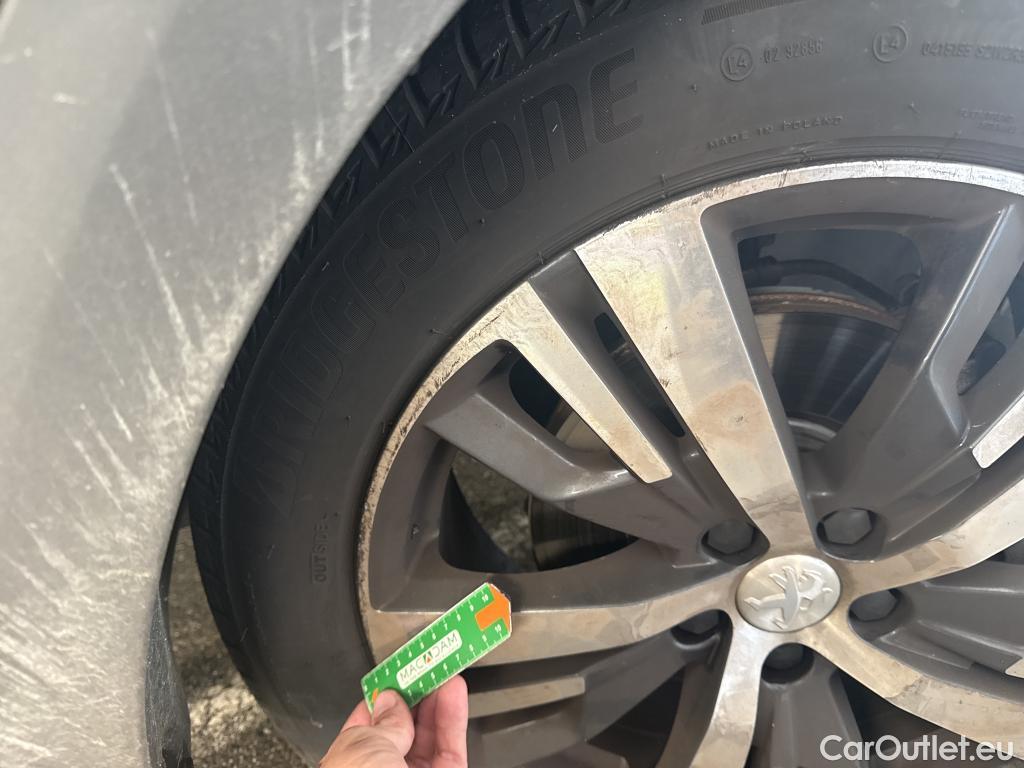  Peugeot  3008  II Allure Pack 1.5 HDi 130CV BVA8 E6d #29