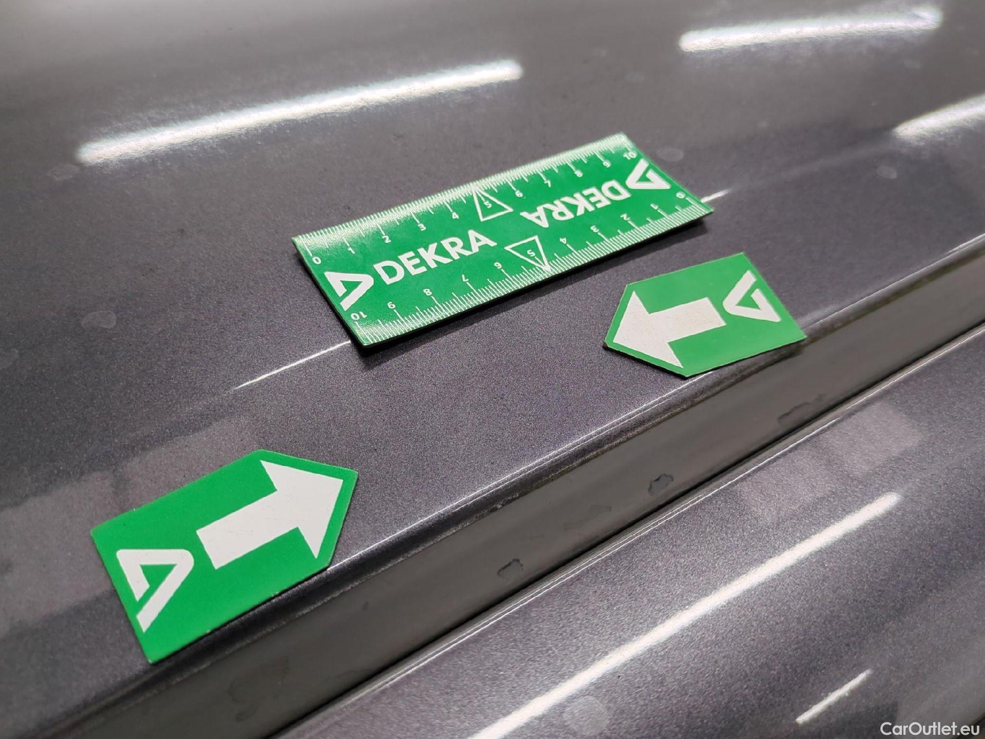  Toyota  Yaris TOYOTA  Hybride 5p Berline 1.5 VVT-I HYBRID France Business #7