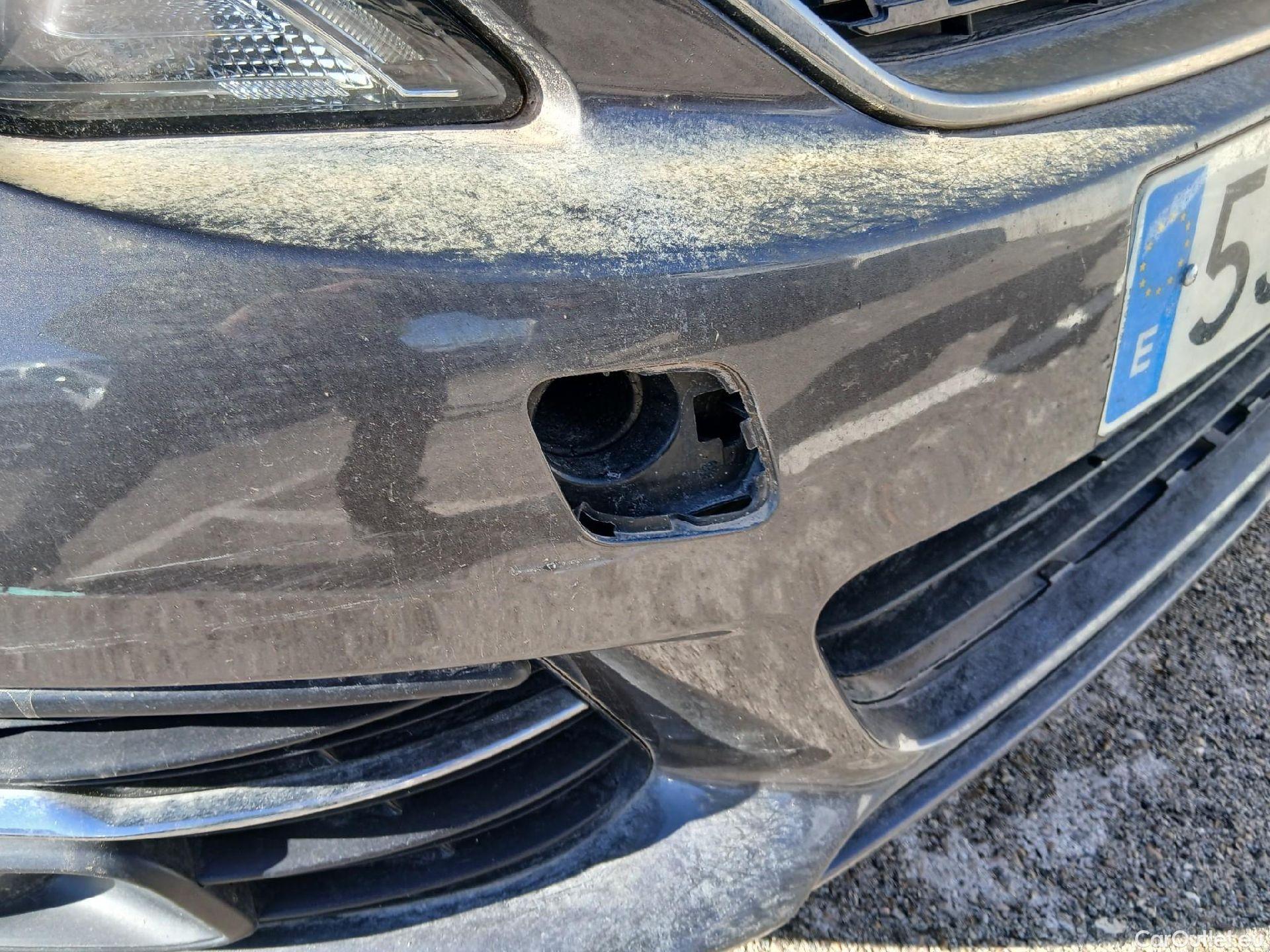  Peugeot  308 PEUGEOT  / 2017 / 5P / berlina con portón 5p Style BlueHDi 130 S&S #5