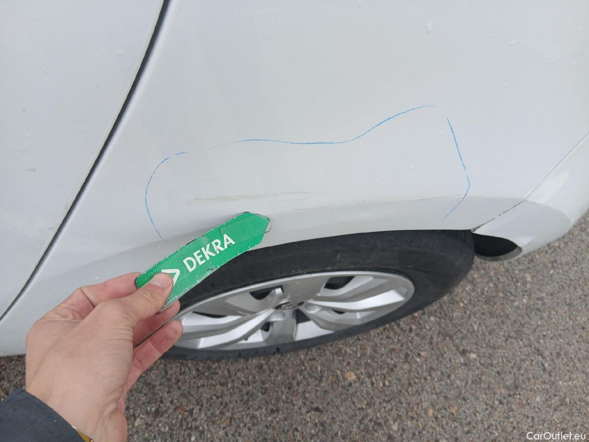  Renault  Clio RENAULT  / 2019 / 5P / berlina con portón Business TCe 74 kW (100CV) GLP #16