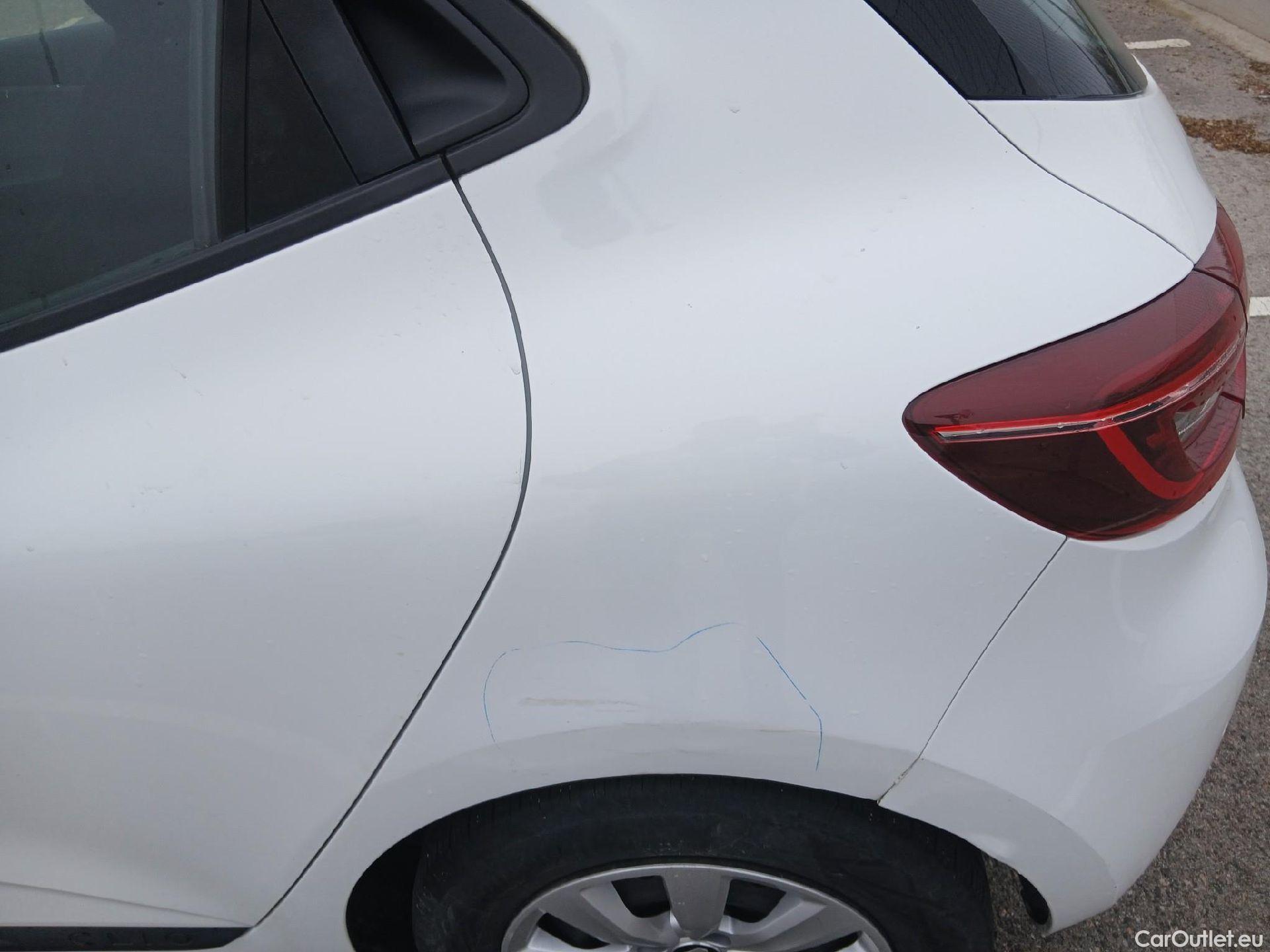  Renault  Clio RENAULT  / 2019 / 5P / berlina con portón Business TCe 74 kW (100CV) GLP #15