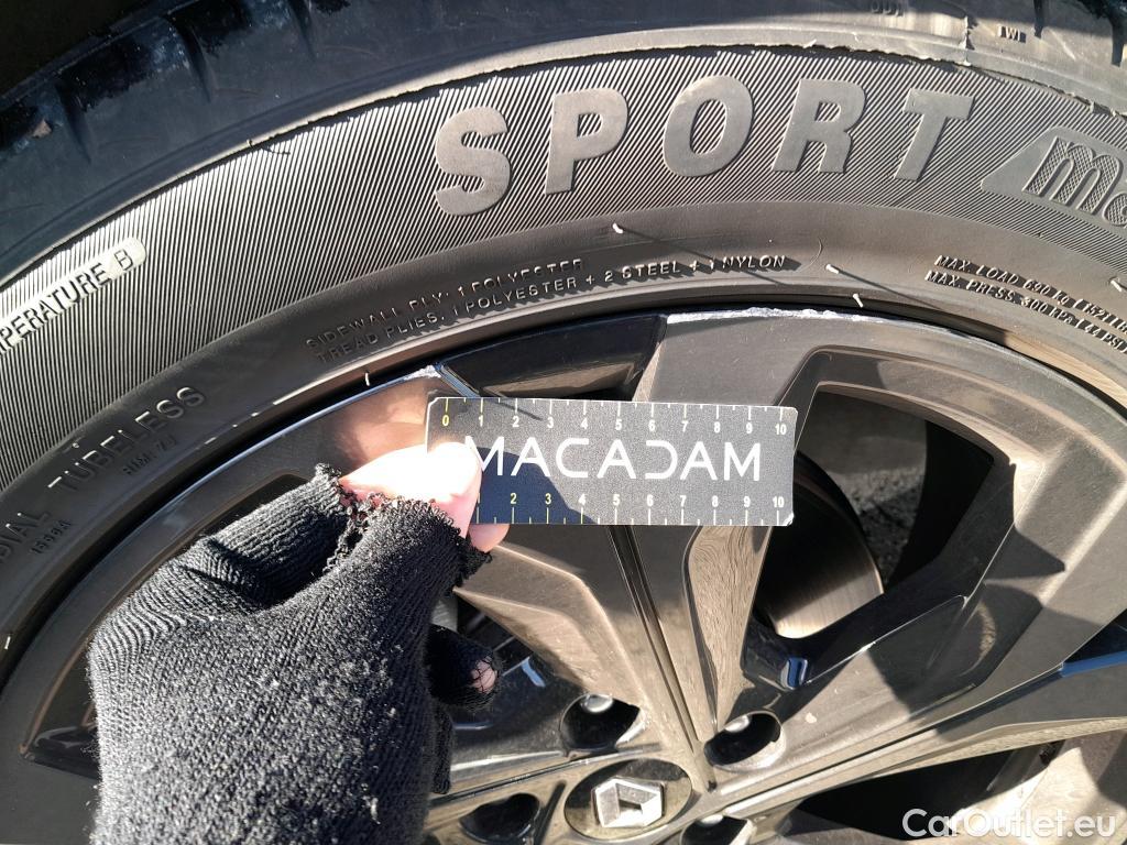  Renault  Arkana RENAULT  / 2021 / 5P / todoterreno RS Line E-TECH Híbrido 105kW(145CV) #9