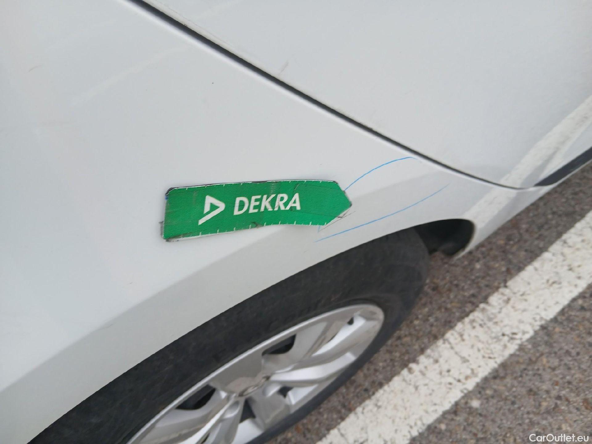  Renault  Clio RENAULT  / 2019 / 5P / berlina con portón Business TCe 74 kW (100CV) GLP #20