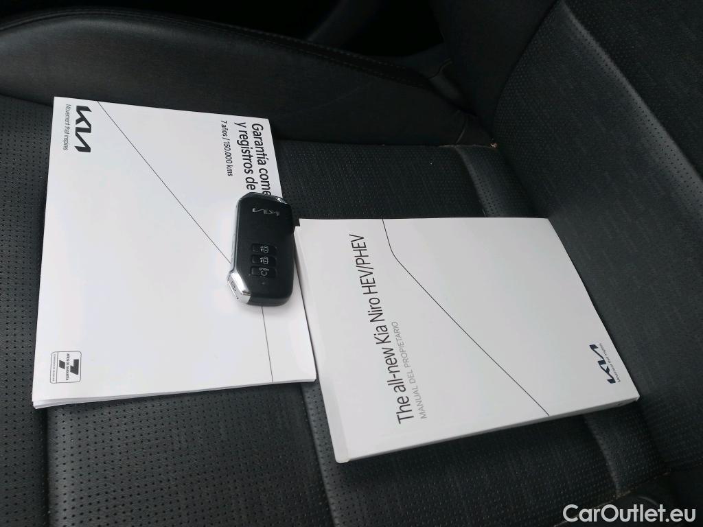  KIA  Niro KIA  / 2022 / 5P / crossover 1.6 GDi PHEV 135kW (183CV) Emotion #2