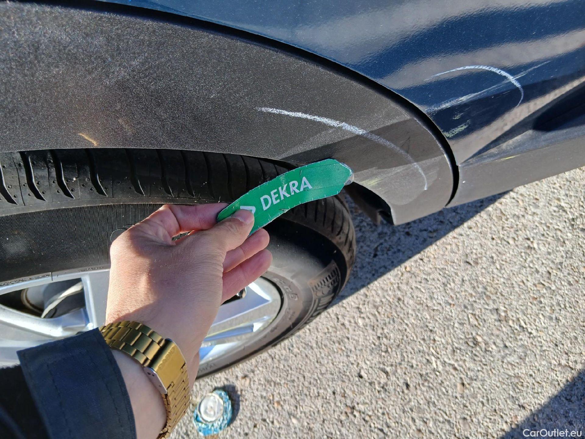  Peugeot  3008 PEUGEOT  / 2020 / 5P / todoterreno 1.5 BlueHDi 96kW S&S Active Pack EAT8 #23