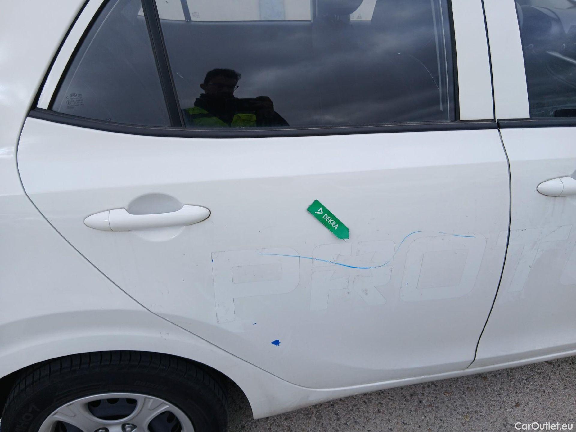  KIA  Picanto KIA  / 2020 / 5P / berlina con portón 1.0 DPi 49kW (67CV) Concept #16