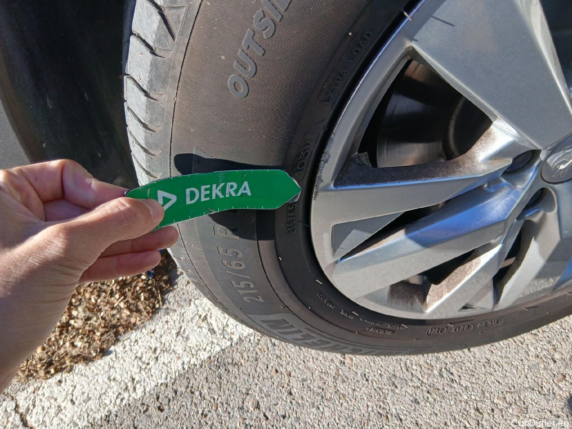  Peugeot  3008 PEUGEOT  / 2020 / 5P / todoterreno 1.5 BlueHDi 96kW S&S Active Pack EAT8 #27