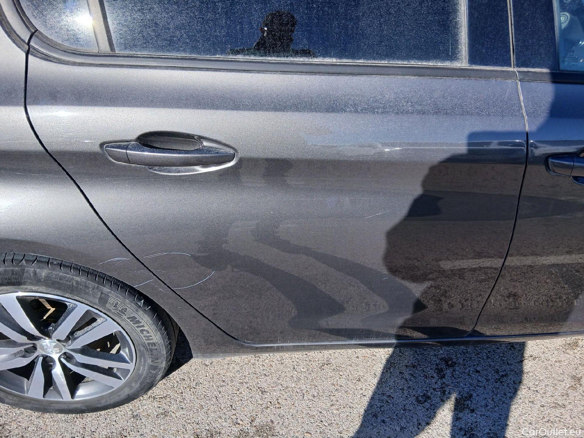  Peugeot  308 PEUGEOT  / 2017 / 5P / berlina con portón 5p Style BlueHDi 130 S&S #27