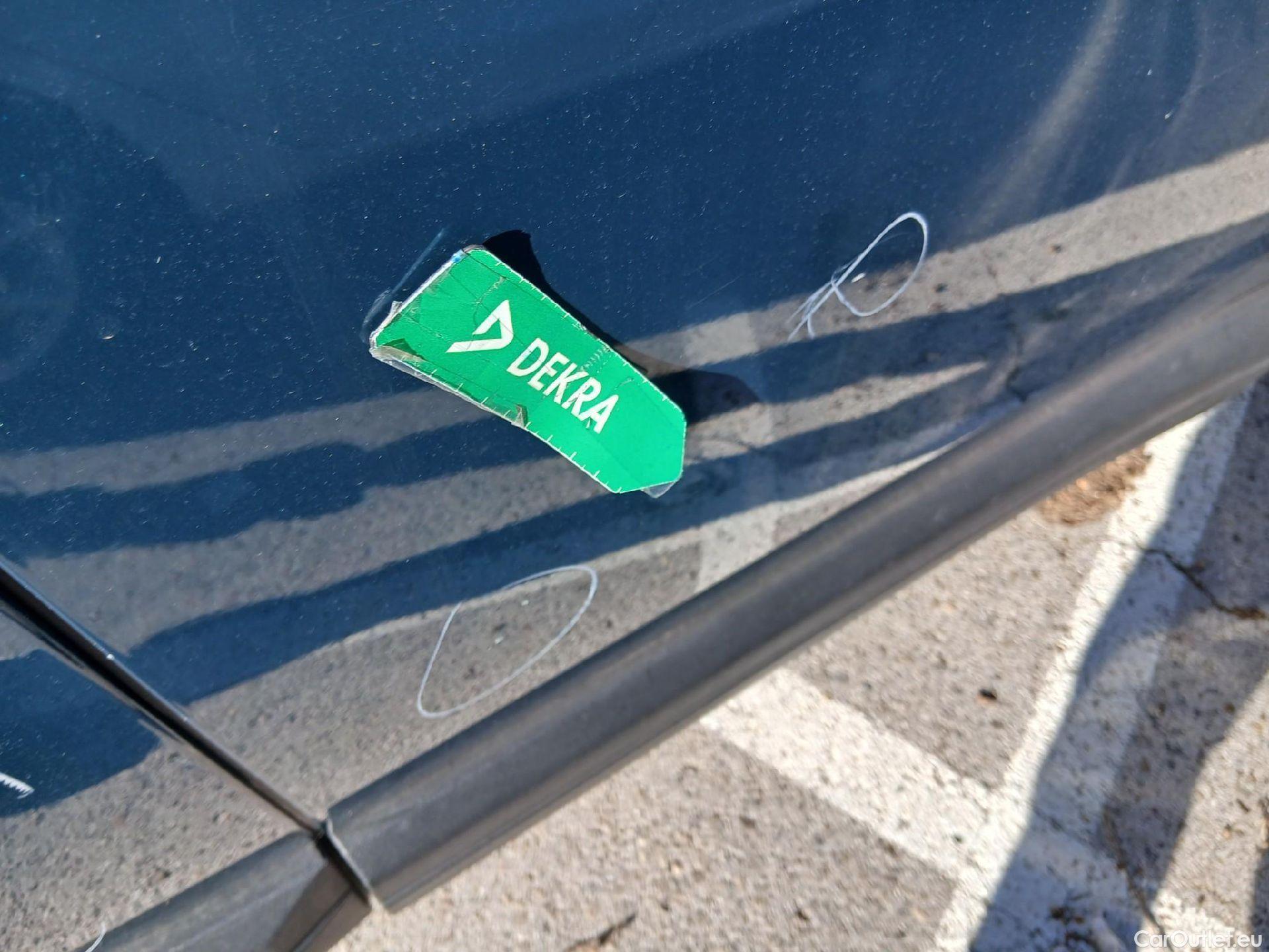  Peugeot  3008 PEUGEOT  / 2020 / 5P / todoterreno 1.5 BlueHDi 96kW S&S Active Pack EAT8 #24