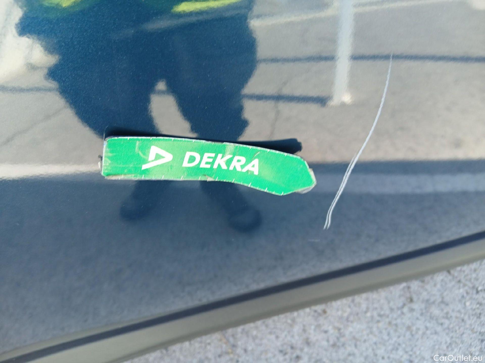  Peugeot  3008 PEUGEOT  / 2020 / 5P / todoterreno 1.5 BlueHDi 96kW S&S Active Pack EAT8 #9