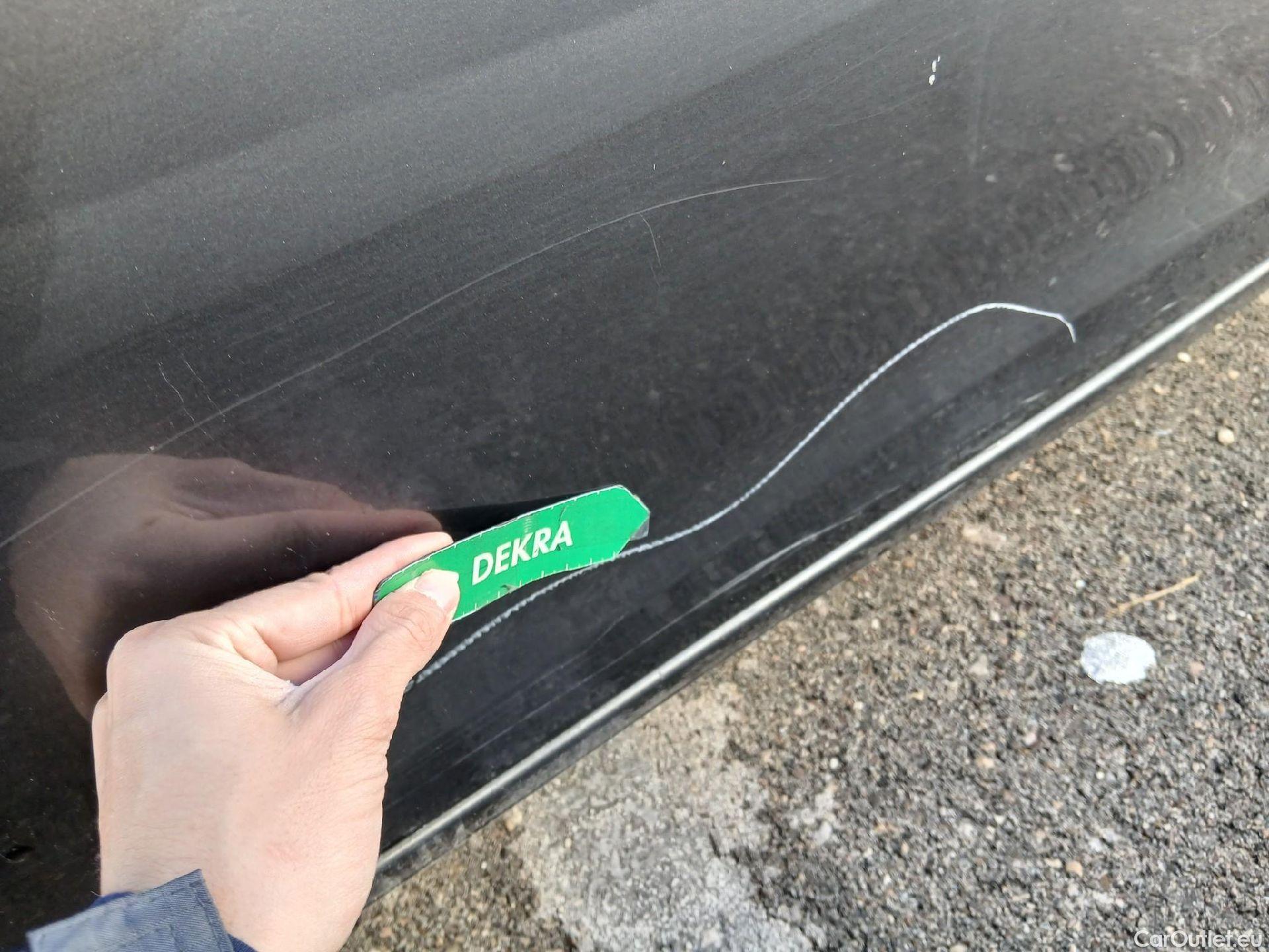  Peugeot  308 PEUGEOT  / 2017 / 5P / berlina con portón 5p Style BlueHDi 130 S&S #13