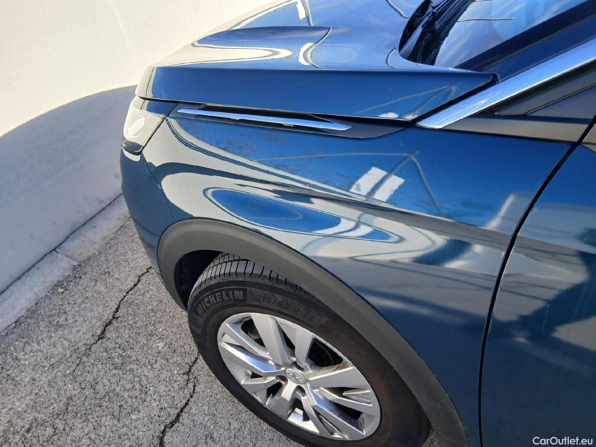  Peugeot  3008 PEUGEOT  / 2020 / 5P / todoterreno 1.5 BlueHDi 96kW S&S Active Pack EAT8 #5