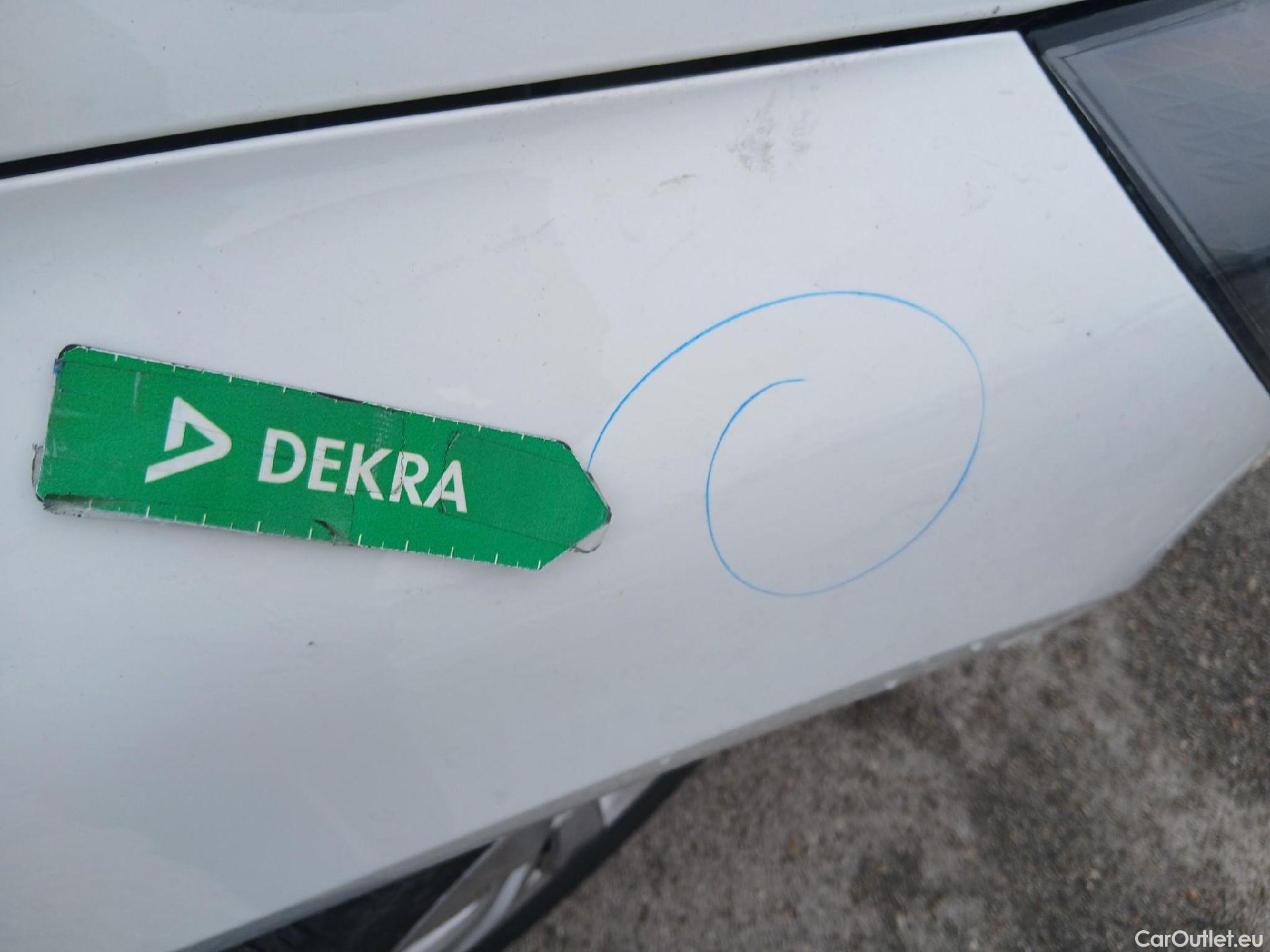  Renault  Clio RENAULT  / 2019 / 5P / berlina con portón Business TCe 74 kW (100CV) GLP #25