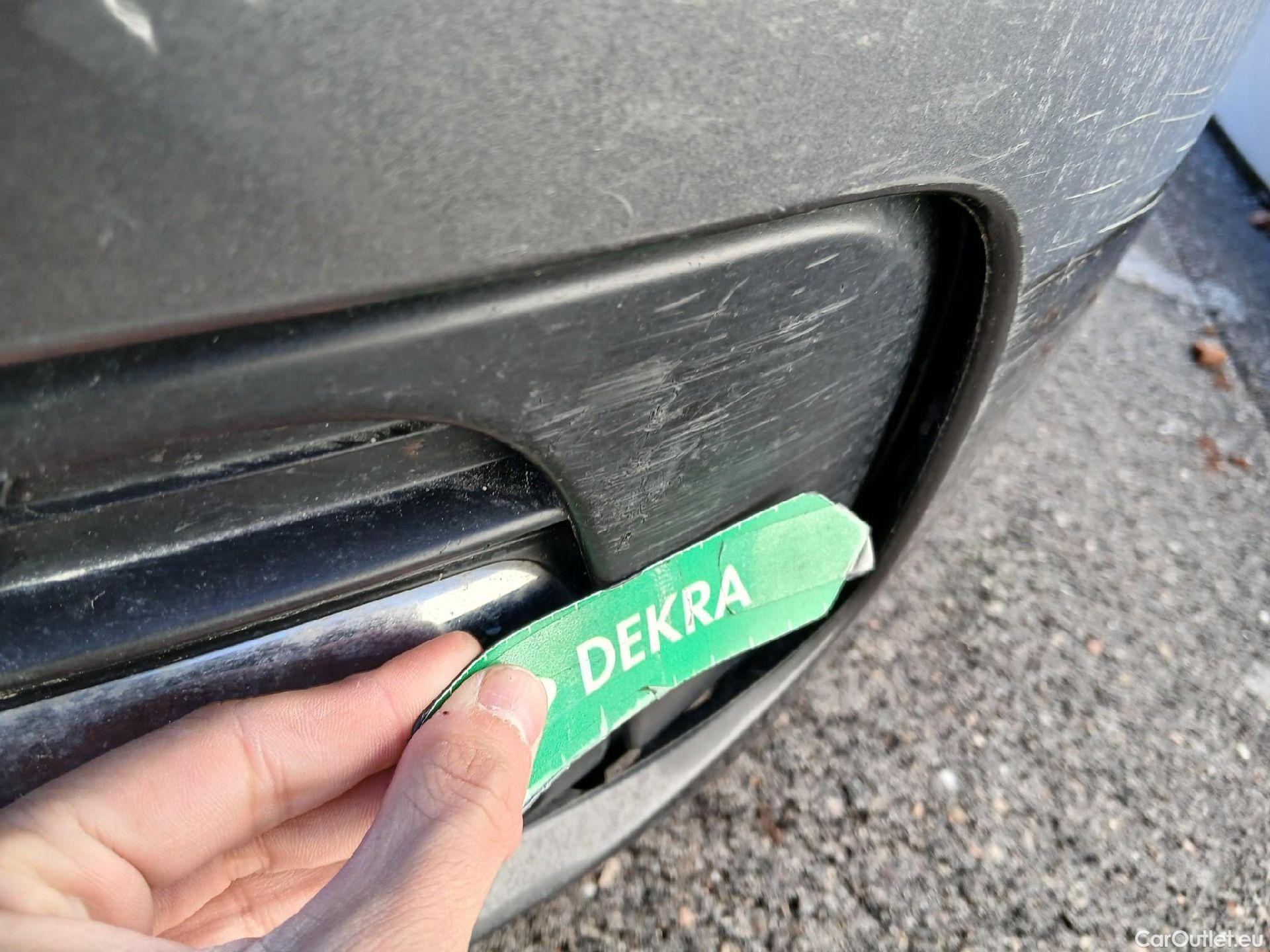  Peugeot  308 PEUGEOT  / 2017 / 5P / berlina con portón 5p Style BlueHDi 130 S&S #10