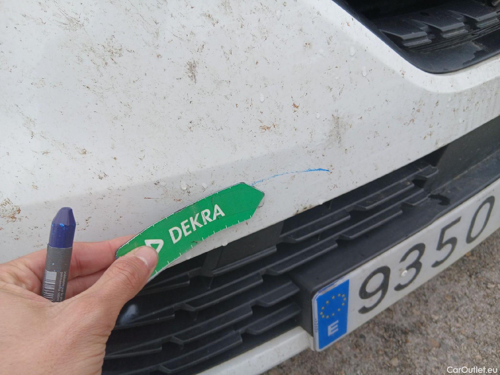  Renault  Clio RENAULT  / 2019 / 5P / berlina con portón Business TCe 74 kW (100CV) GLP #3