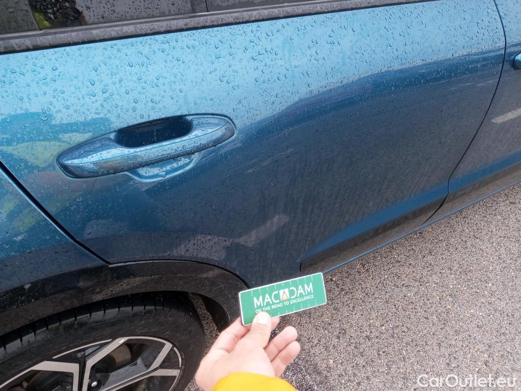  KIA  Niro KIA  / 2022 / 5P / crossover 1.6 GDi PHEV 135kW (183CV) Emotion #26