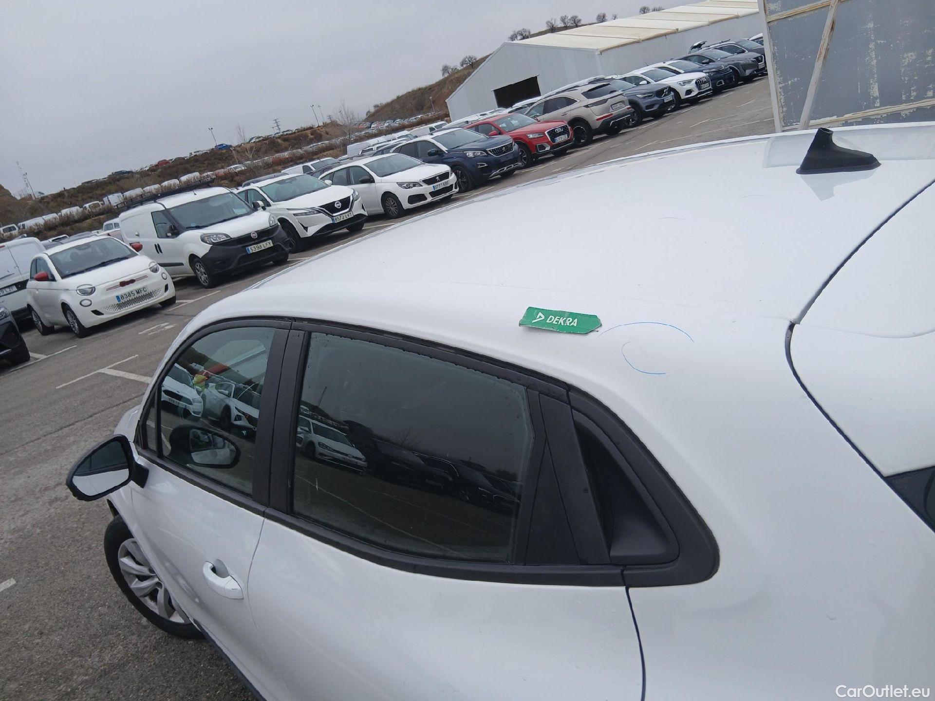  Renault  Clio RENAULT  / 2019 / 5P / berlina con portón Business TCe 74 kW (100CV) GLP #12