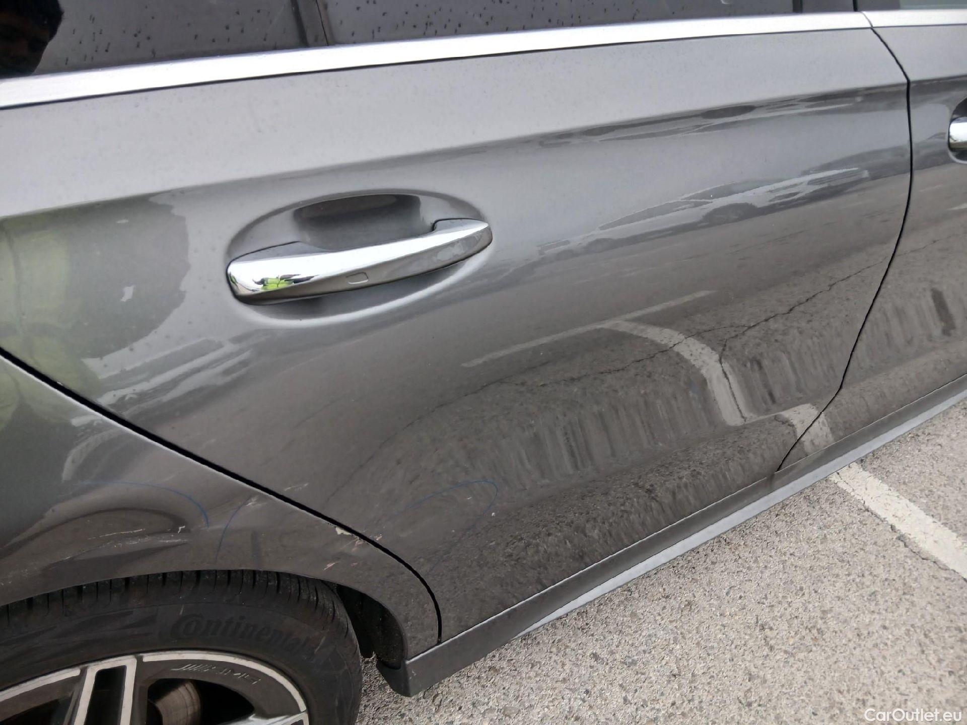  Mercedes  A-Klasse MERCEDES-BENZ Clase A / 2018 / 5P / berlina con portón A 200 #37