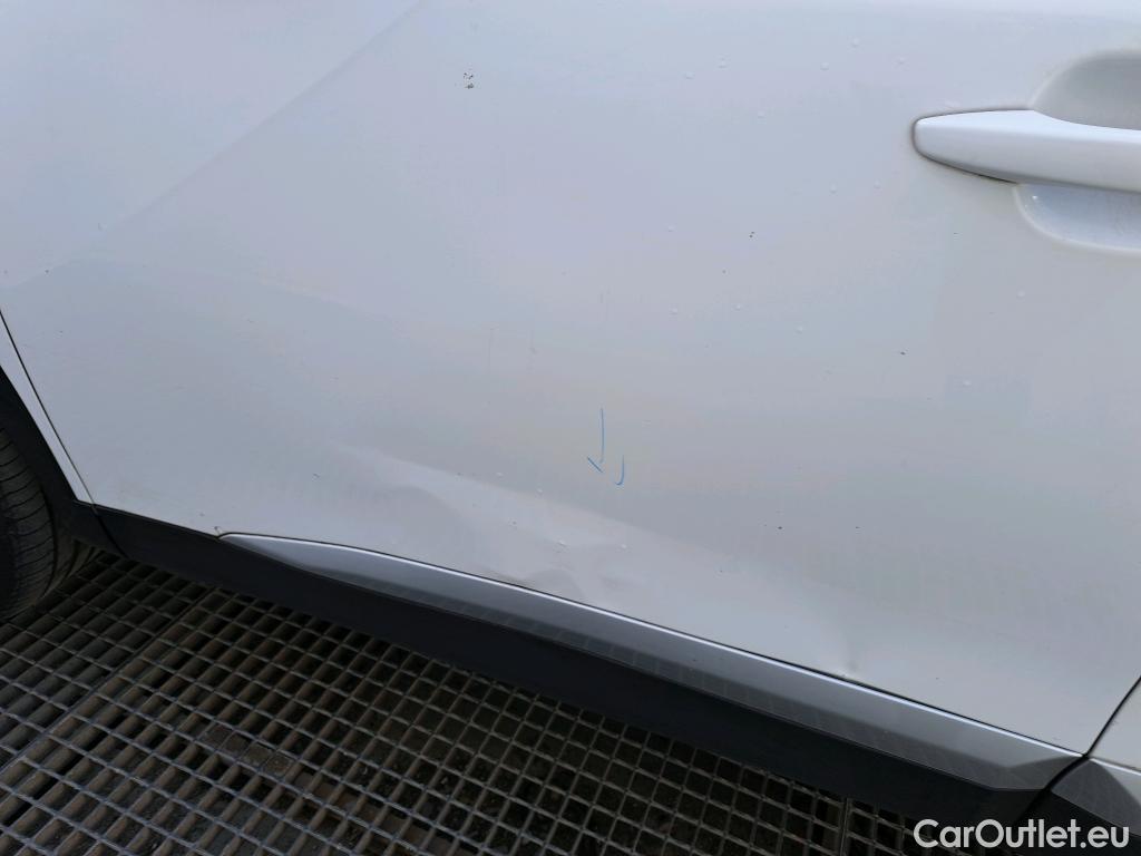  Peugeot  2008 PEUGEOT  / 2019 / 5P / todoterreno Allure Pack BlueHDI 130 S&S EAT8 #2