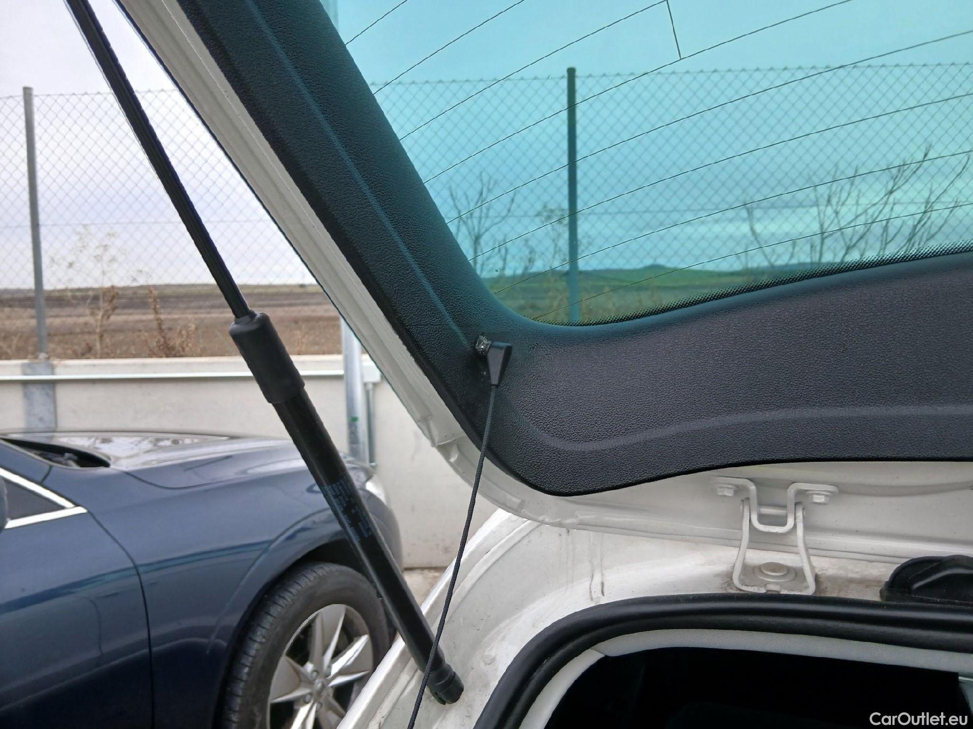  Seat  Leon SEAT León / 2016 / 5P / berlina con portón 1.5 TSI 95kW (130CV) St&Sp Style Visio Edition #4