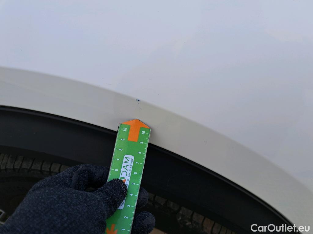  Peugeot  2008 PEUGEOT  / 2019 / 5P / todoterreno Allure Pack BlueHDI 130 S&S EAT8 #24