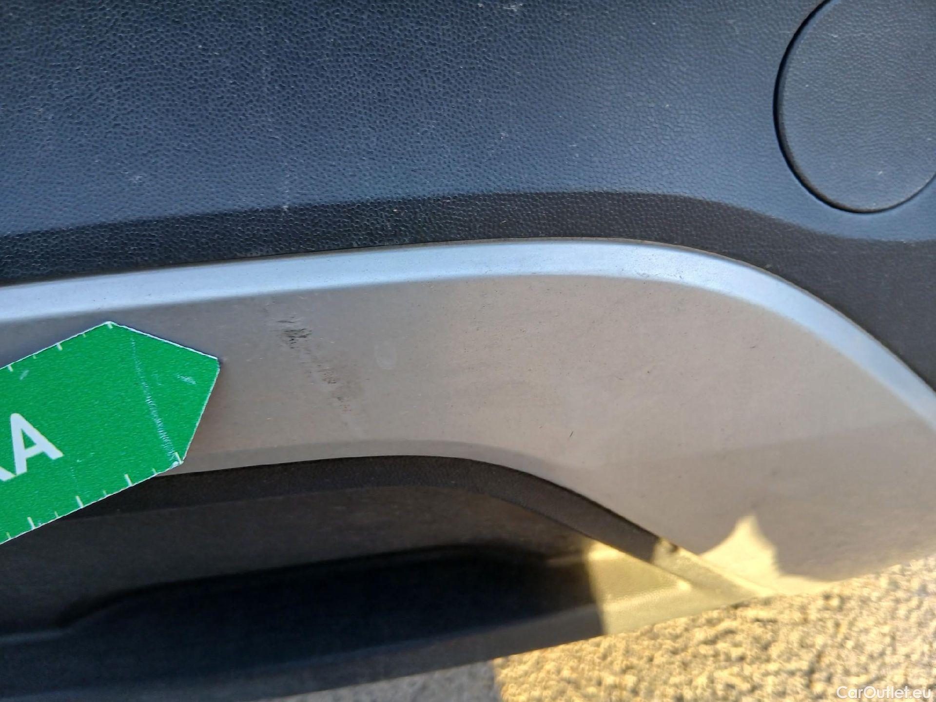  Volkswagen  T-CROSS VOLKSWAGEN  / 2018 / 5P / todoterreno Sport 1.0 TSI 81kW (110CV) DSG #17