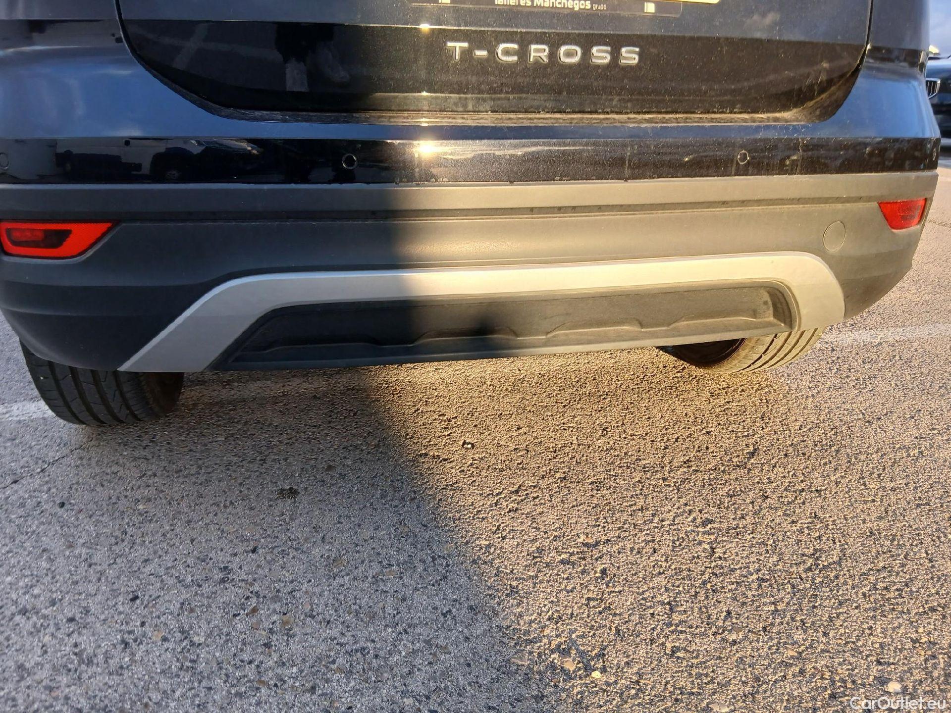  Volkswagen  T-CROSS VOLKSWAGEN  / 2018 / 5P / todoterreno Sport 1.0 TSI 81kW (110CV) DSG #16