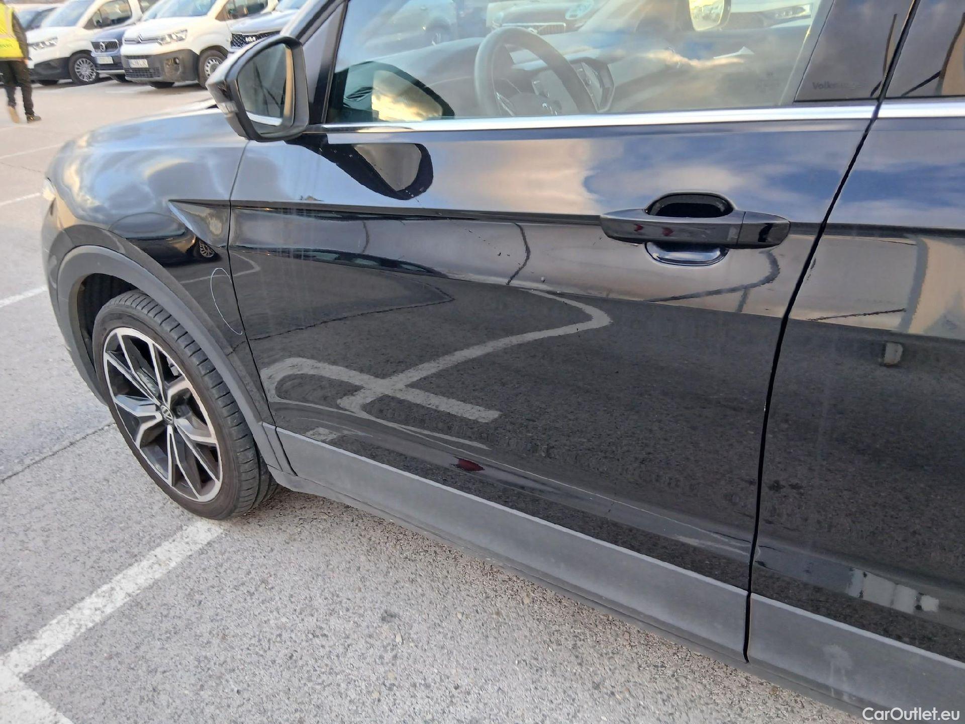  Volkswagen  T-CROSS VOLKSWAGEN  / 2018 / 5P / todoterreno Sport 1.0 TSI 81kW (110CV) DSG #9