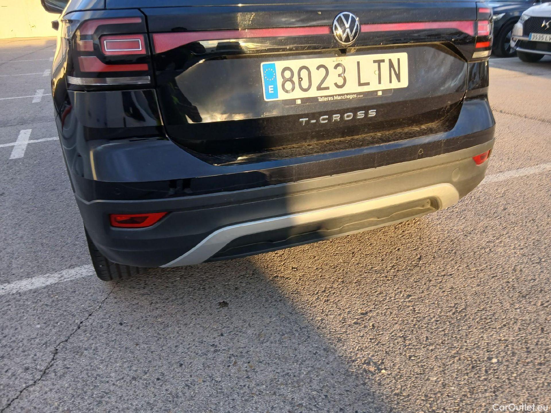  Volkswagen  T-CROSS VOLKSWAGEN  / 2018 / 5P / todoterreno Sport 1.0 TSI 81kW (110CV) DSG #15