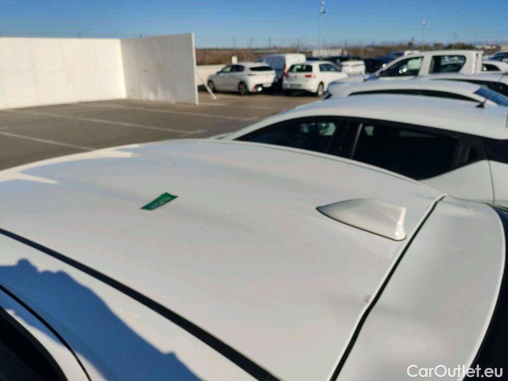  Toyota  Yaris TOYOTA  / 2020 / 5P / berlina con portón 1.5 120H Active Tech #1