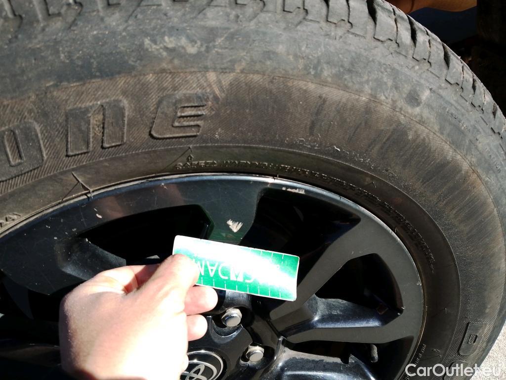  Toyota  Hilux TOYOTA  / 2020 / 4P / pickup 2.8 D-4D 150kW C. Doble Invincible A/T #15